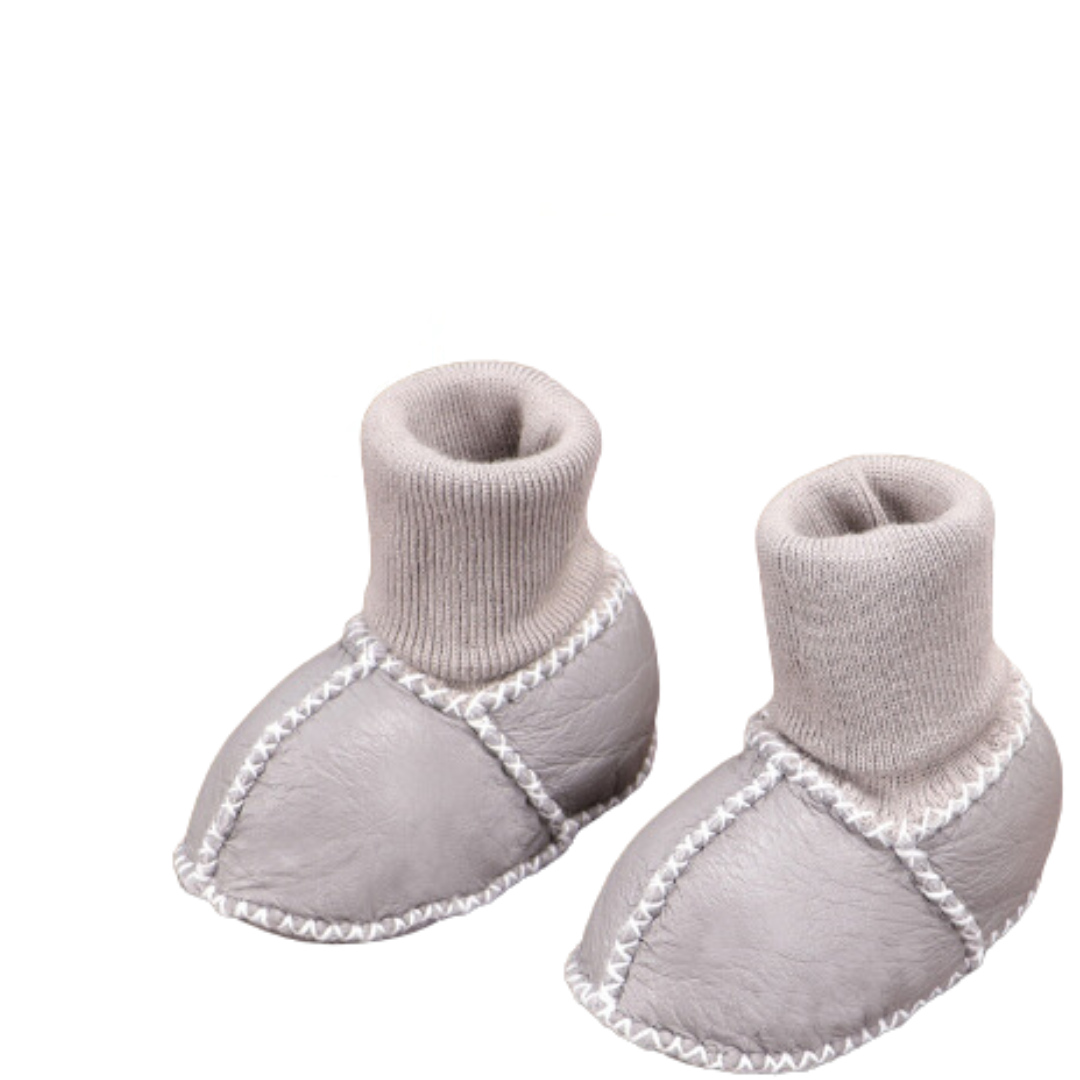 Mini Baby Booties – Warm, Cozy & Stylish Newborn Shoes for Winter Comfort (1month - 1year)