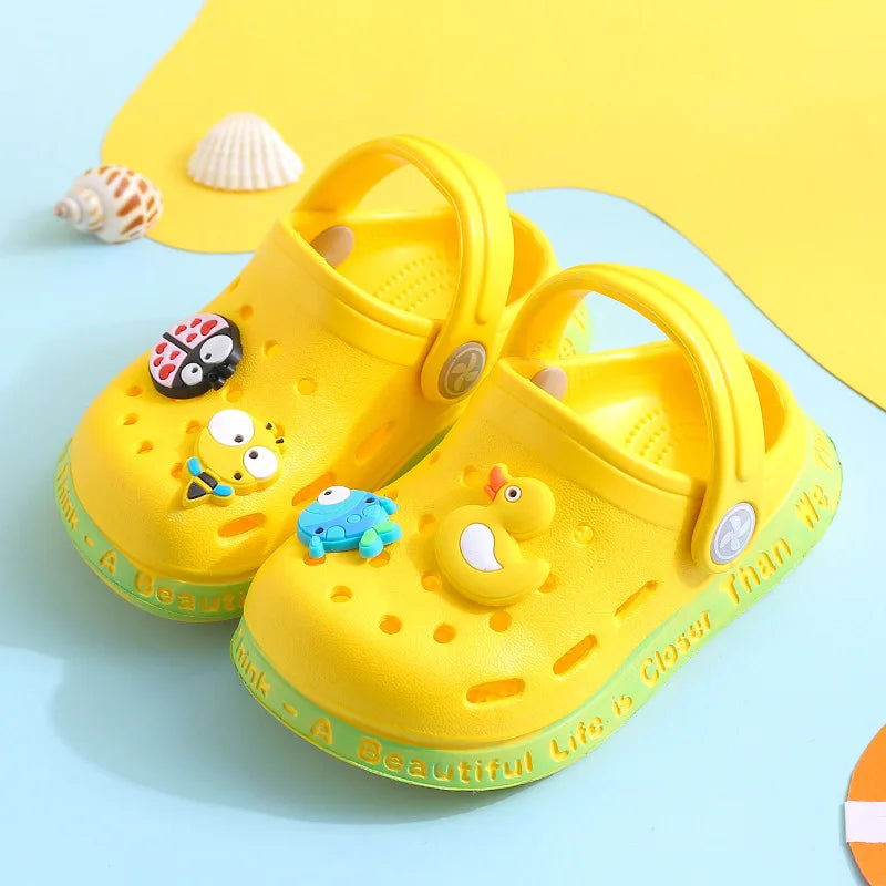 Stylish Waterproof Jelly‑Style Clogs for Kids – Lightweight, Easy‑On Summer Shoes (1 – 6 Years)