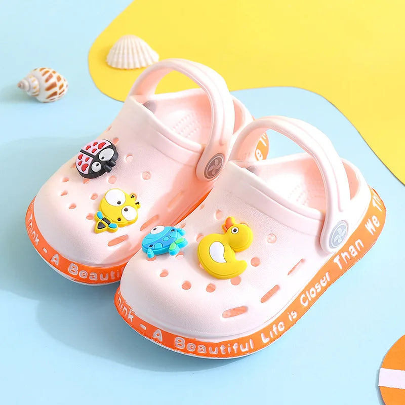 Stylish Waterproof Jelly‑Style Clogs for Kids – Lightweight, Easy‑On Summer Shoes (1 – 6 Years)