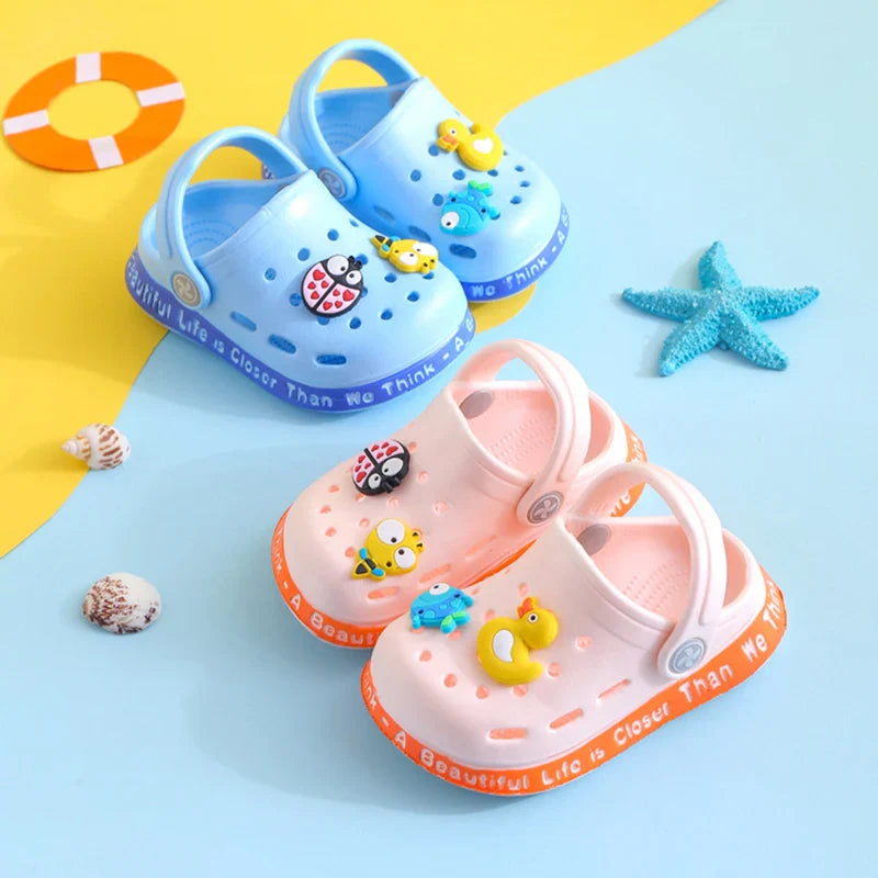 Stylish Waterproof Jelly‑Style Clogs for Kids – Lightweight, Easy‑On Summer Shoes (1 – 6 Years)